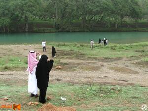 السيدة السعودية، وتدعى عبير، في مدينة اسطنبول مع زوجها وطفليها بغرض السياحة