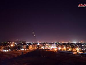 تشن إسرائيل غارات على مواقع عسكرية تقول إنها تابعة لفصائل موالية لإيران