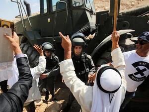 ينظم أهالي القرية فعاليات منددة بالاستيطان منذ ثمان سنوات