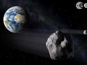 الكويكب سيمر على بعد 3.2 مليون ميل (أكثر من خمسة ملايين كيلومتر) عن الأرض. وهو ما يعادل تقريبا 13 ضعف المسافة بين الأرض والقمر