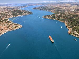 قرار الرئيس الأمريكي عدم تمديد الإعفاءات من العقوبات على إيران، قد يضع بغداد في موقف محرج