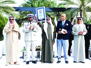 الشيخ نهيان بن مبارك آل نهيان يتسلم رقم "غينيس" القياسي