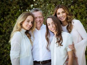 العاهل الأردني عبدالله الثاني مع عائلته