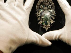 لصوص ينهبون مجوهرات وكنوز بقيمة مليار يورو من متحف بألمانيا