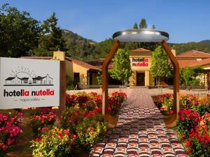 هوتيلا نيوتيلا