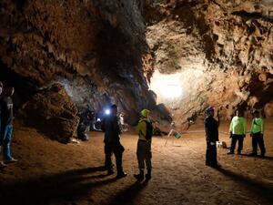 جهود لإنقاذ مستكشفين حاصرتهما الفيضانات في بولندا جهود لإنقاذ مستكشفين حاصرتهما الفيضانات في بولندا