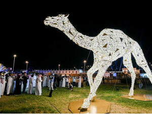 السعودية تدخل "غينيس" بأكبر مجسم للهجن في العالم السعودية تدخل "غينيس" بأكبر مجسم للهجن في العالم