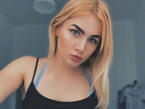 أمينة بولاخ