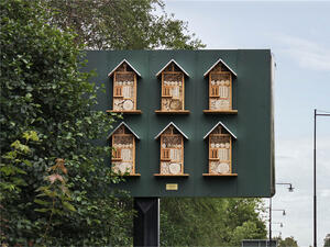 فنادق للنحل على طرقات السويد فنادق للنحل على طرقات السويد