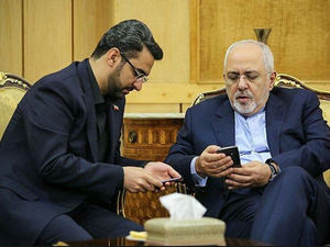 وزير الاتصالات الإيراني محمد جواد آذري جهرمي مع محمد جواد ظريف