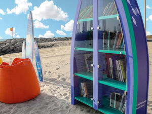 المكتبة الشاطئية