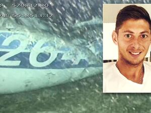 لاعب كرة القدم الأرجنتيني "إميليانو سالا" لاعب كرة القدم الأرجنتيني "إميليانو سالا"