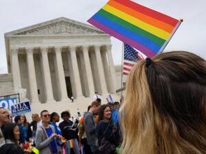 الشعب السويسري يدلي بصوته حول قانون ضد "رهاب المثلية الجنسية"