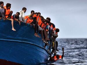 غرق 67 مهاجراً قبالة سواحل طرابلس الليبية