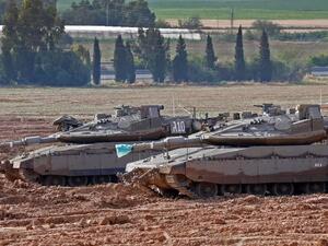 إسرائيل تغلق معبر كرم أبو سالم على خلفية تواصل إطلاق بالونات حارقة من غزة