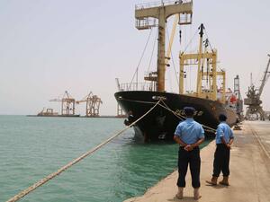 الحوثيون يعلنون الإفراج عن سفينتين كوريتين تم احتجازهما في البحر الأحمر