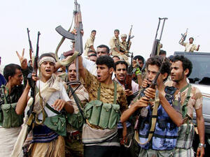 ناطق الحوثيين يلتقي وزير الخارجية الإيراني في طهران