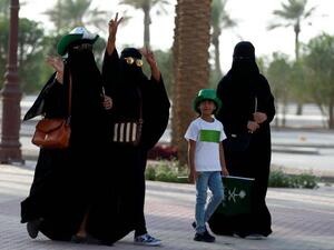 جدل في السعوديه حول تطبيق قرار قواعد "الذوق العام"