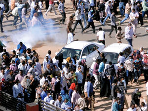 اتهامات للجيش والدعم بمحاولات فض الاعتصام في الخرطوم