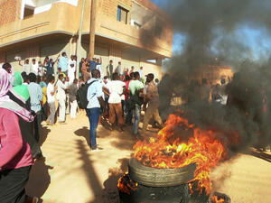 المهنيين السودانيين: نرفض أي تسوية تلتف على طموحات شعبنا