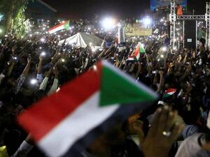 مظاهرات ليلية في الخرطوم للمطالبة بتسليم السلطة لحكومة مدنية