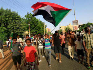 السودان تضغط لرفع اسمها من قائمة الإرهاب