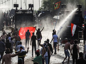 القوات العراقية تقر باستخدام القوة المفرطه ضد المتظاهرين