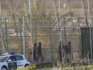 قوات الأمن المغربية تستخدم خراطيم المياه لفض اعتصام للمعلمين