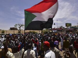 "المهنيين السودانيين" يدعو لمسيرات للمطالبة بحل حزب "البشير"