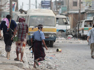 بدأت قوات الشرطة بالانتشار داخل تلك الأحياء، بعد مغادرة مسلحي أبي العباس باتجاه الريف الجنوبي للمدينة