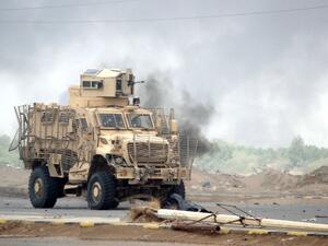 فيديو يظهر وصول أسلحة أمريكية سراً إلى اليمن