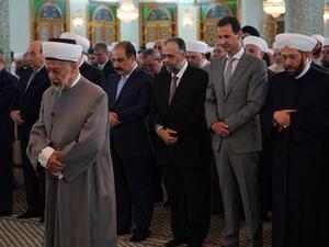 بشار الأسد يصلي العيد في مسجد بدمشق