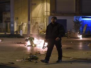 مواجهات ليلية بين محتجين وقوات الأمن التونسية في سوسة