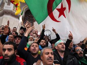 الجزائريون يتأهبون لمليونية الاستقلال تحت حالة استنفار قصوى