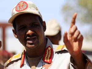 حميدتي يدعو المشككين باعتقال البشير للتأكد بأنفسهم في سجن كوبر