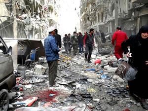 عشرات القتلى باشتباكات وقصف على حماة السوريه