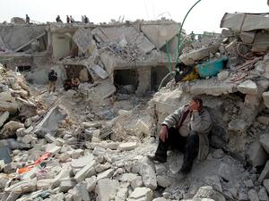 استشهاد 10 مدنيين بقصف جوي للنظام على إدلب