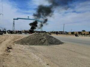 العرب في دير الزور يحتجون على حكم فصيل كردي مسلح