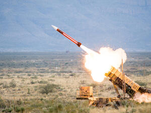 الحوثيون: نفذنا هجوما واسعا على "هدف عسكري هام" في الرياض