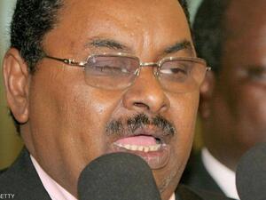 صلاح قوش (يسار) متهم بانتهاك حقوق الإنسان