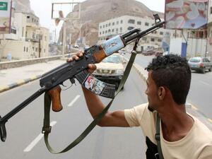 النزاع اليمني يزداد تعقيدًا..اشتباكات في عدن وتحذيرت سعودية أممية