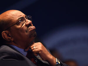 البشير نزيل سجن كوبر في الخرطوم