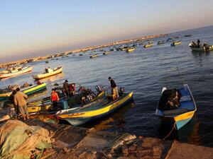 الاحتلال الإسرائيلي يعيد توسيع مساحة الصيد في بحر غزة لـ 15 ميلا