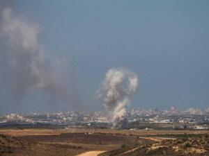 إسرائيل تقصف غزة وتمنع إدخال الإسمنت إليها