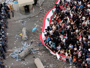 عودة العنف مجددا للبنان واشتباكات بين الجيش ومتظاهرين