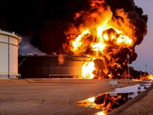 مجموعة مسلحة مجهولة الهوية تهاجم حقل الشرارة النفطي بليبيا