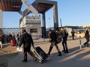 مصر تقرر فتح معبر رفح الثلاثاء لعودة عالقين