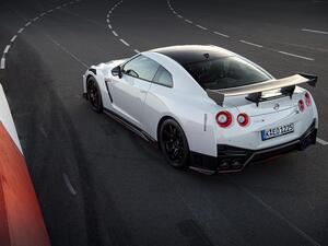 New 2020 GT-R NISMO’s improved aerodynamics and lightweight carbon parts
