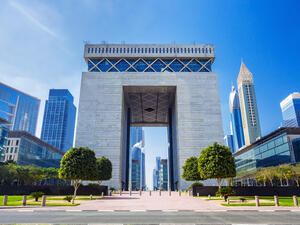 دبي تطلق أول منصة مجانية ومعتمدة في العالم للتدريب على مبادئ الاستثمار المستدام والمسؤول