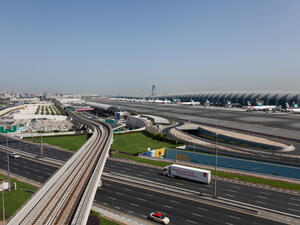 بلغ إجمالي السعة المقعدية التي وفرتها شركات الطيران على الرحلات الدولية المغادرة في مطار دبي فبراير الجاري نحو 4 ملايين و353 ألف مقعد